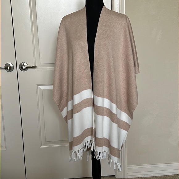Chico's Accessories - Chico’s knit sweater ruana shawl wrap